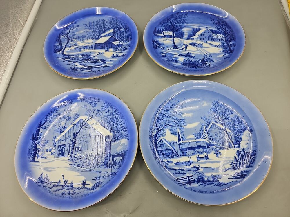 Set of 4 Currier & Ives Winter Plates with hooks for hanging. Decorative